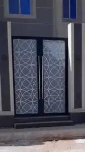 معلم ورق جدران وتركيب ابواب كرديوم في جدة 