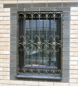 معلم ورق جدران وتركيب ابواب كرديوم في جدة 