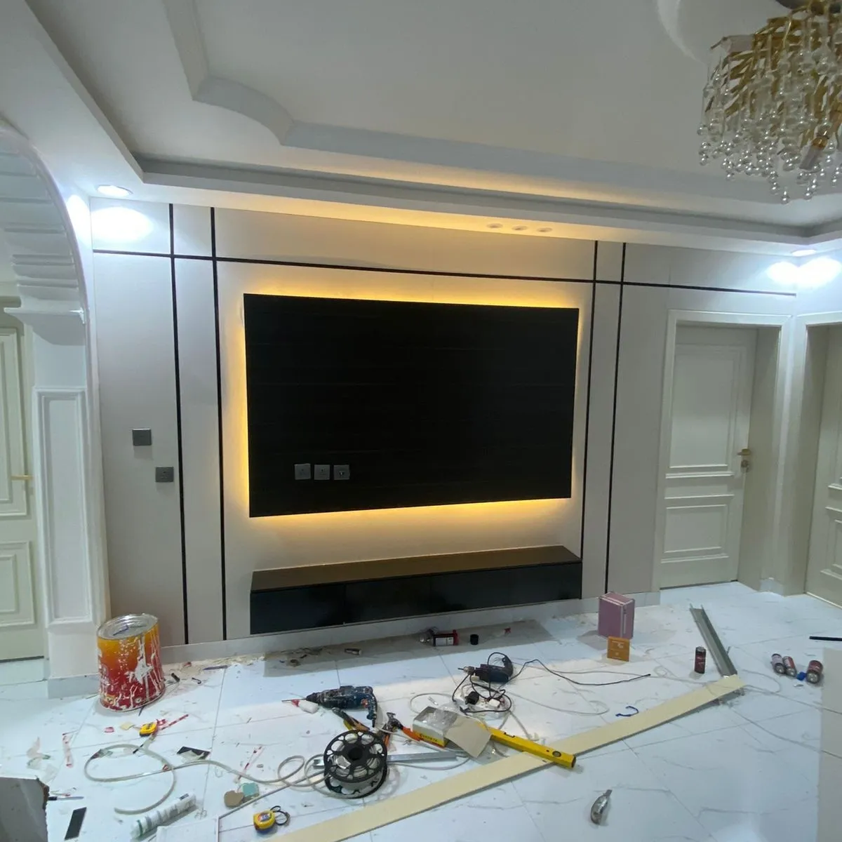 معلم دهانات وديكورات فوم وبديل الشيبورد ودواليب حي الربوة 