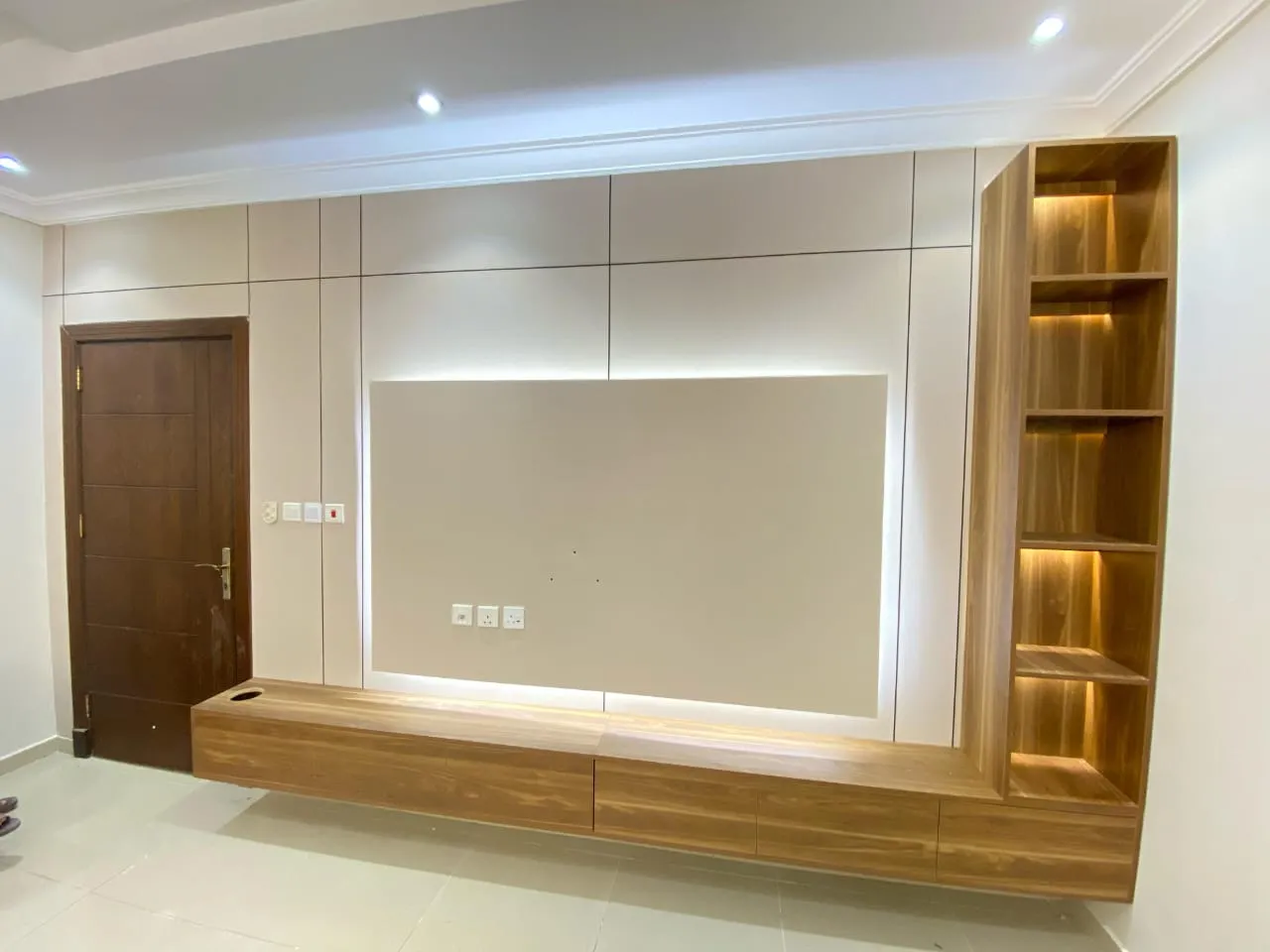 معلم تركيب بديل الشيبورد ودواليب في حي الشرفية بجدة