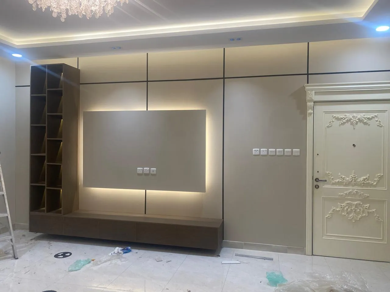 معلم بديل الشيبوردفي حي الزهور:لتركيب وتصميم ديكورات خشبية